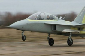 Новый российский учебно-тренировочный самолет СР-10 совершил первый полет